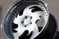 Wheelsandmore TS1 Sonderlackierung & Bett hochglanzpoliert